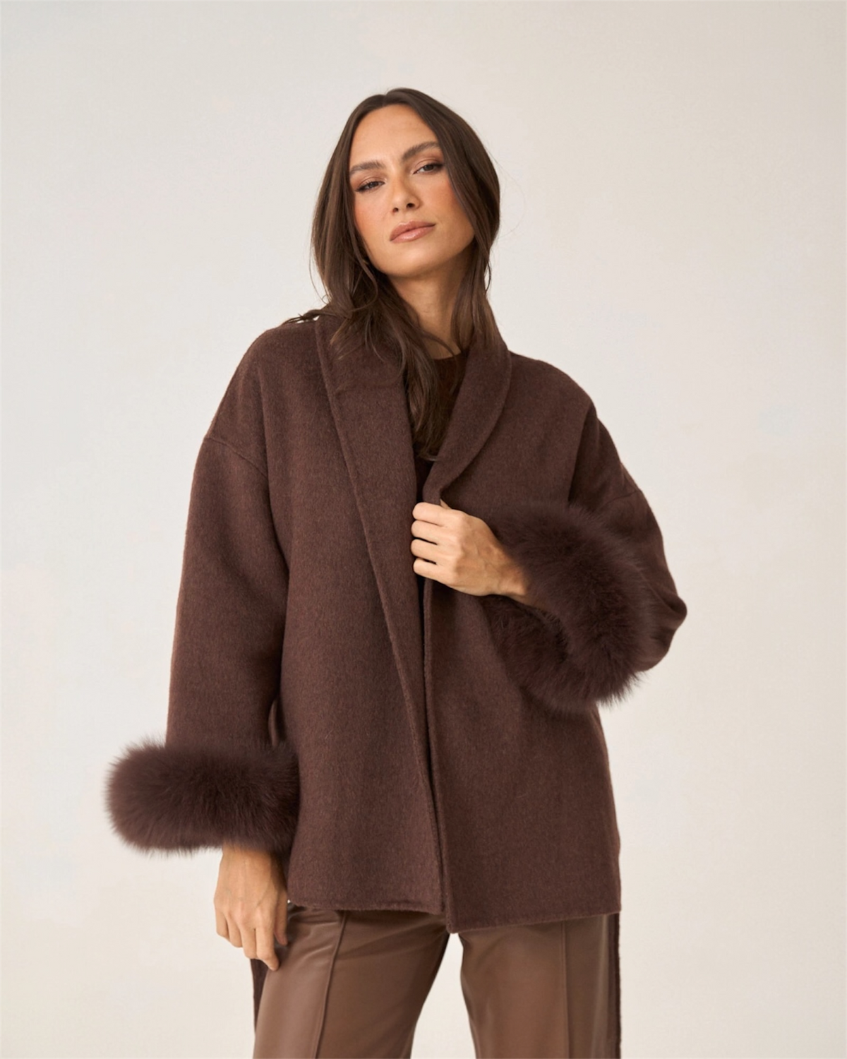 Kurzer Wollmantel mit Fellärmel -  THE LUND ESPRESSO Espresso Brown